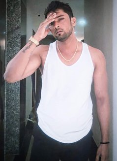 Sun - Acompañantes masculino in Pune Photo 9 of 9