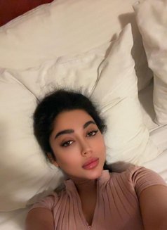 Sun - puta in Muscat Photo 4 of 9