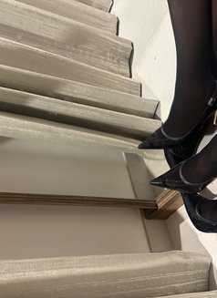 Sun - puta in Muscat Photo 9 of 9