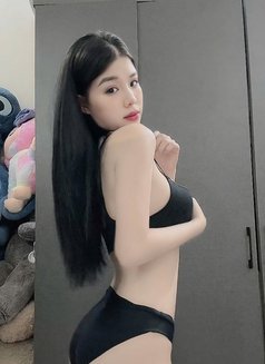 Sun - escort in Dubai Photo 1 of 6