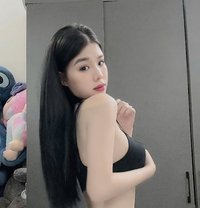 Sun - escort in Dubai Photo 1 of 6