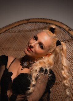 Sun Tantra - masseuse in Berlin Photo 11 of 11