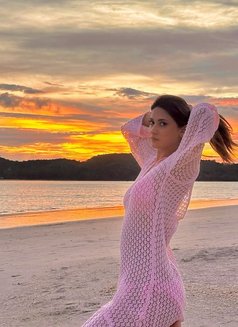 Sunaina - escort in Abu Dhabi Photo 1 of 4