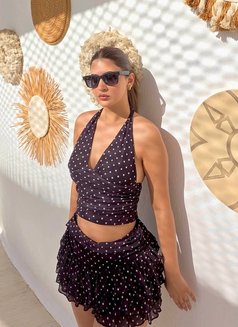 Sunaina - escort in Abu Dhabi Photo 4 of 4