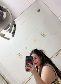 Sundy - escort in Muscat Photo 4 of 10