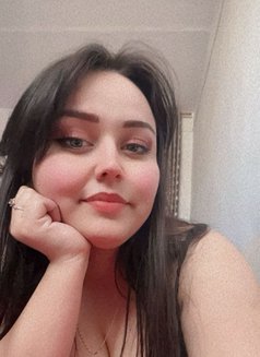 Sundy - escort in Muscat Photo 7 of 10