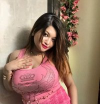 Suneha cam session or meet available al8 - puta in Noida