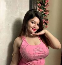 Suneha cam session or meet available al8 - puta in Noida