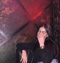 Shruti independent - puta in Dubai Photo 10 of 13