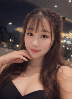 Sunia - escort in Singapore Photo 1 of 4