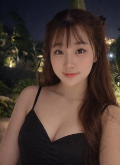 Sunia - escort in Singapore Photo 3 of 4