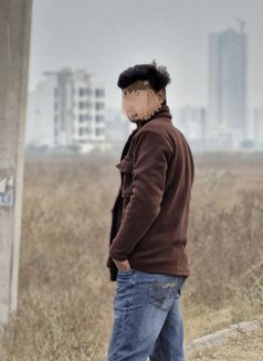 Sunil - Intérprete masculino de adultos in Gurgaon Photo 3 of 4