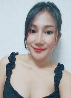 Sunisa B - masseuse in Tokyo Photo 2 of 3