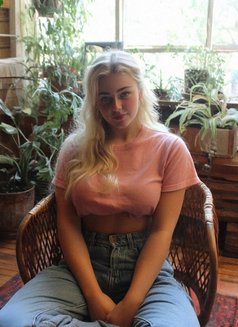 Sunita - escort in Bangalore Photo 1 of 6