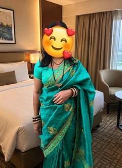 Sunita independent in noida - puta in Noida Photo 9 of 10