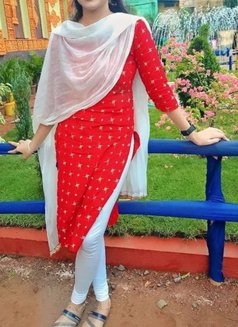 Sunita - escort in New Delhi Photo 3 of 3