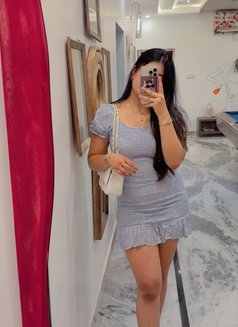 Sunita - escort in Noida Photo 2 of 3