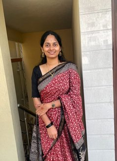 Sunita Live Cam Show - puta in Hyderabad Photo 1 of 2
