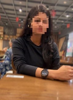 Sunita Real Meet and Cam Show - puta in Bangalore Photo 2 of 8