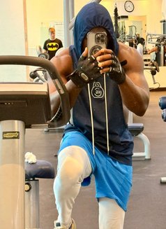 Sunny - Male escort in Dubai Photo 5 of 8