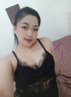 Sunny Available - escort in Abu Dhabi Photo 2 of 3