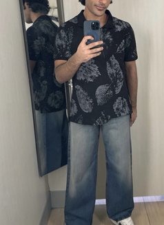 Sunny Companion - Male escort in Bangalore Photo 3 of 6