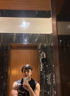 Sunny - Male escort in Gurgaon Photo 5 of 5