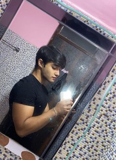 Sunny - Acompañantes masculino in Gurgaon Photo 5 of 6