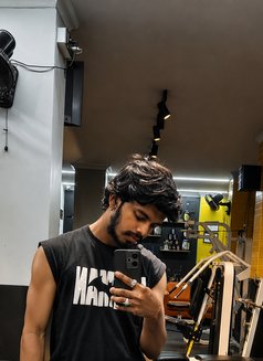 Sunny - Intérprete masculino de adultos in Mumbai Photo 7 of 7