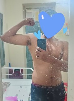 Sunny - Male escort in Pune Photo 2 of 4