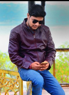 Sunny - Male escort in New Delhi Photo 1 of 10