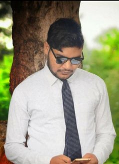 Sunny - Male escort in New Delhi Photo 4 of 10