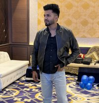Sunny - Male escort in New Delhi