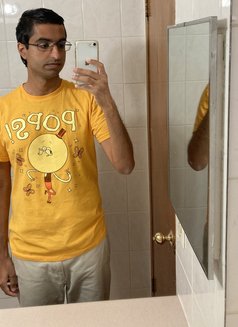 Sunny - Male escort in Seoul Photo 2 of 2