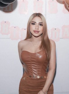 Sunny Masseuse Good Bottom - Masajista in Dubai Photo 7 of 11