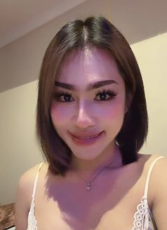 Sunny Masseuse Good Bottom - Masajista in Dubai Photo 5 of 11