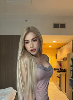 Sunny Masseuse Good Bottom - Masajista in Dubai Photo 15 of 19
