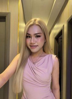 Sunny Masseuse Good Bottom - Masajista in Dubai Photo 17 of 19