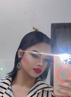 Sunny - Transsexual escort in Muscat Photo 1 of 6