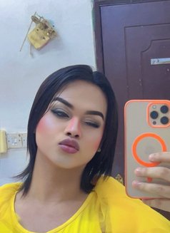 Sunny - Transsexual escort in Muscat Photo 3 of 6