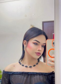 Sunny - Transsexual escort in Muscat Photo 4 of 6