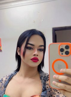 Sunny - Transsexual escort in Muscat Photo 5 of 6