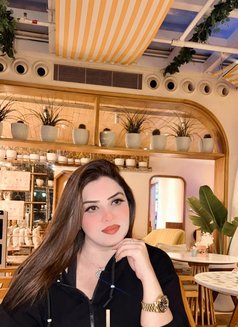 Sunny Pakistani Model - puta in Doha Photo 1 of 8