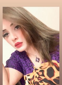 Sunny Pakistani Model - puta in Doha Photo 2 of 8