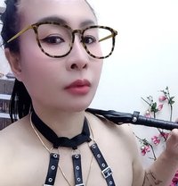 mistress & professionals massage - puta in Muscat Photo 15 of 17