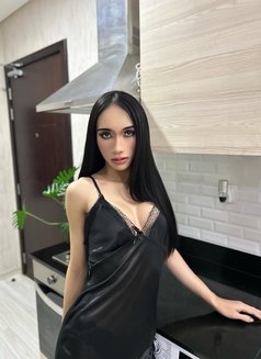 Candy sexy big dick From Thailand - Transsexual escort in Abu Dhabi Photo 1 of 8