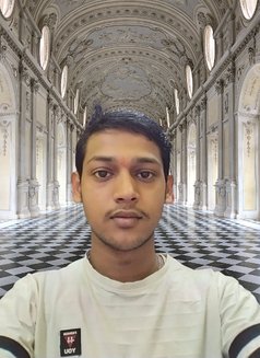 Sunny Shaw - Male escort in Kolkata Photo 2 of 3