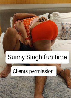 Sunny Singh - Male escort in New Delhi Photo 5 of 9