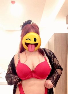 Sunny - puta in Dammam Photo 3 of 13