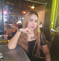 Sunny - escort in Al Manama Photo 1 of 5